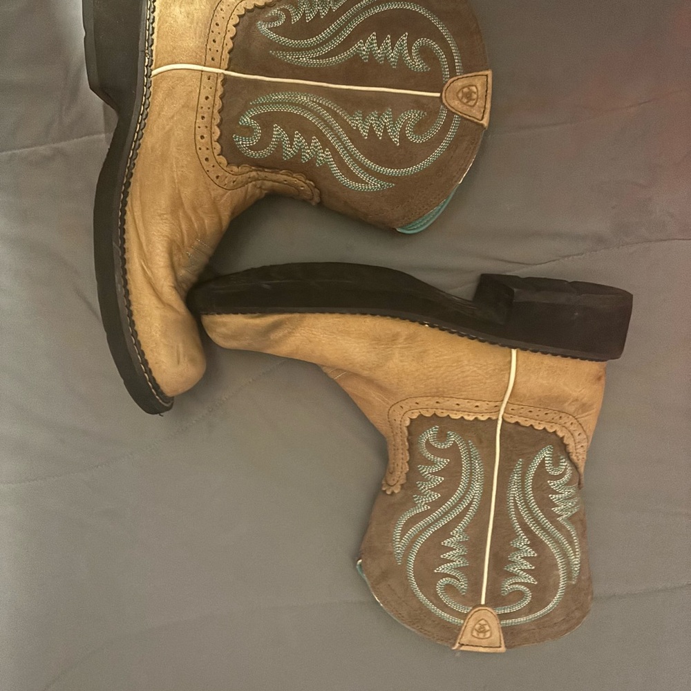 Pre owned Ariat boots
